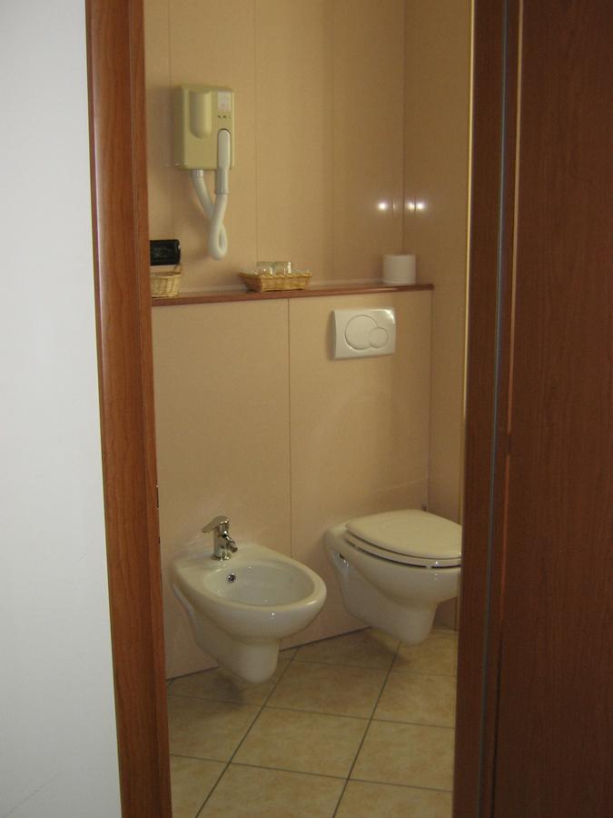 Hotel Sanremo Ceva Bilik gambar